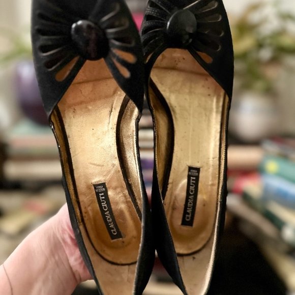 Vintage Claudia Ciutii 90s does 40s Black Cut Out Suede Peep Toe Heels- 8 1/2 - Picture 10 of 16